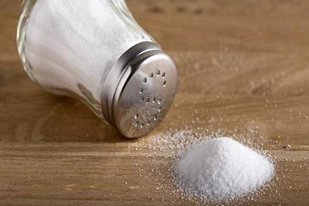 رژیم غذایی کم نمک همیشه سالم نیست