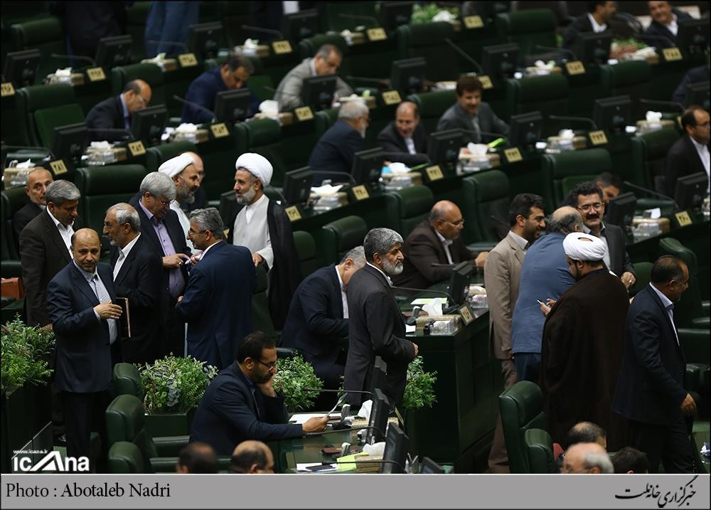 تمام تلاش نمایندگان در حادثه تروریستی مجلس حفظ شان ملت ایران بود