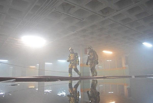 افزایش احتمال ریزش ساختمان/ خروج آتش پنهان از طبقه منفی ۴
