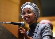 حمایت دموکرات ها از نماینده زن مسلمان در برابر حملات ترامپ
