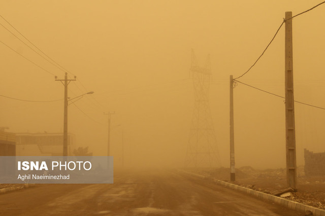 وضعیت بحرانی هوای اصفهان به دلیل کانون‌های گرد و غبار جنوب سمنان است