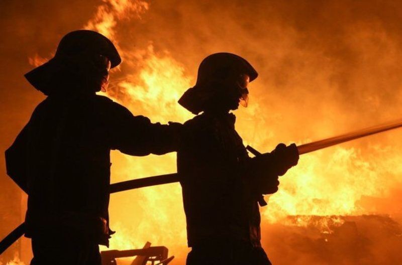 قم|آتش‌سوزی گسترده در شهرک صنعتی شکوهیه قم اطفا شد