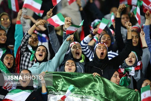 الله‌کرم: علاقه‌ی زنان به استادیوم، خلاف قانون است
