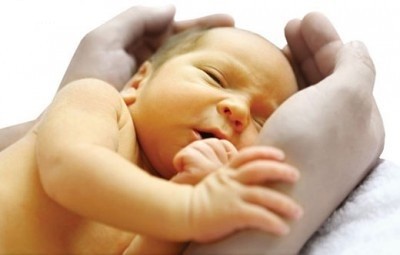 چهل تیغ کردن؛ درمان زردی نوزاد با روش عجیب و وحشتناک