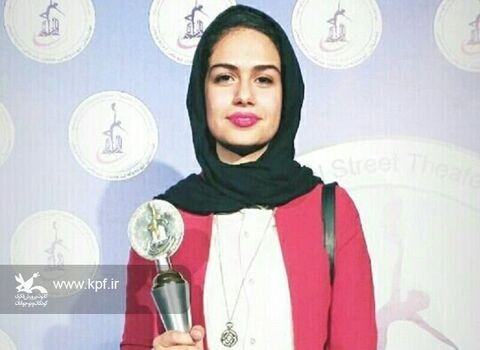 عضو هنرمند کانون کرمانشاه، بهترین بازیگر زن جشنواره تئاتر دربندی خان عراق شد