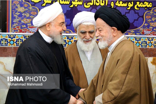 حضور حسن روحانی در مراسم ختم خواهرش+عکس
