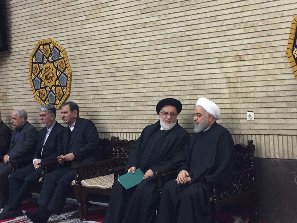 مراسم ختم خواهر رئیس جمهور در مسجد بلال برگزار شد + عکس