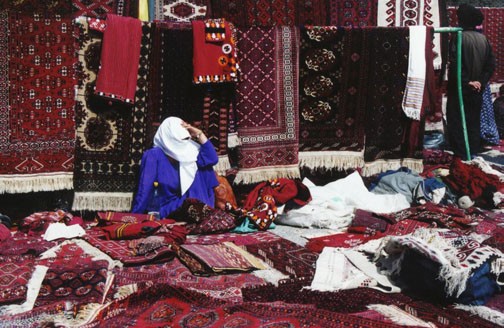 گلستان| ادامه حیات فرش ترکمن در هاله‌ای از ابهام
