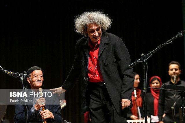 نادر مشایخی: هنرمندان شجاعت داشته باشند و روی صحنه بروند