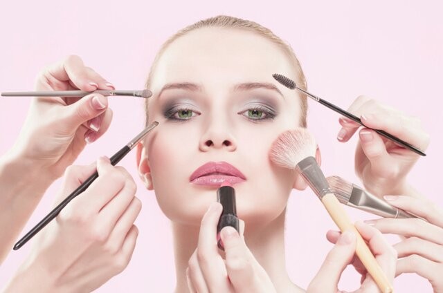 آیا آرایش صورت بر شخصیت اجتماعی زنان تأثیر دارد؟