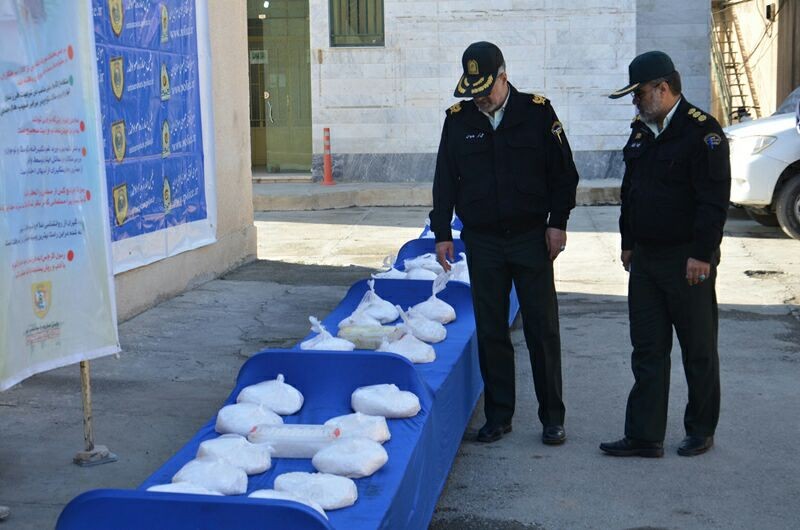 کشف 65 کیلوگرم شیشه در کرمانشاه/دستگیری هر 5 عضو باند
