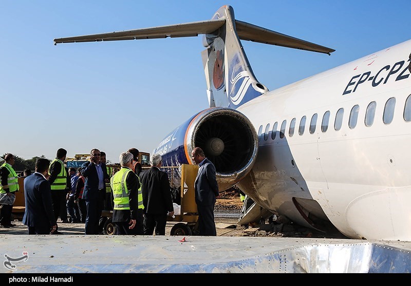 هواپیمای تهران به کرمانشاه در فرودگاه کرمانشاه از باند خارج شد