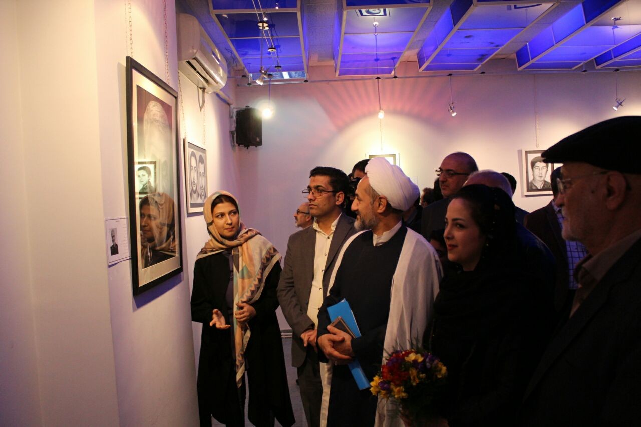 نمایشگاه نقاشی «پلاک عشق» در شاهرود افتتاح شد