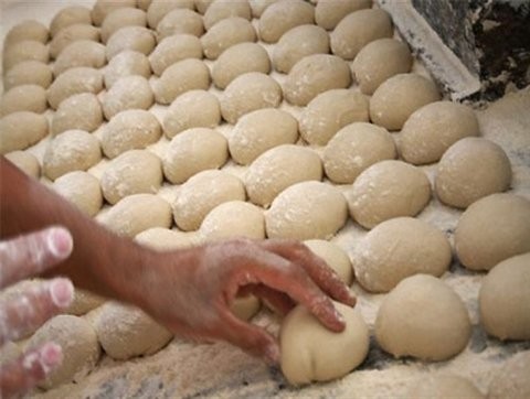 جهانگیری: محدودیت صدور پروانه کسب نانوایی به دلیل تامین آرد دولتی است