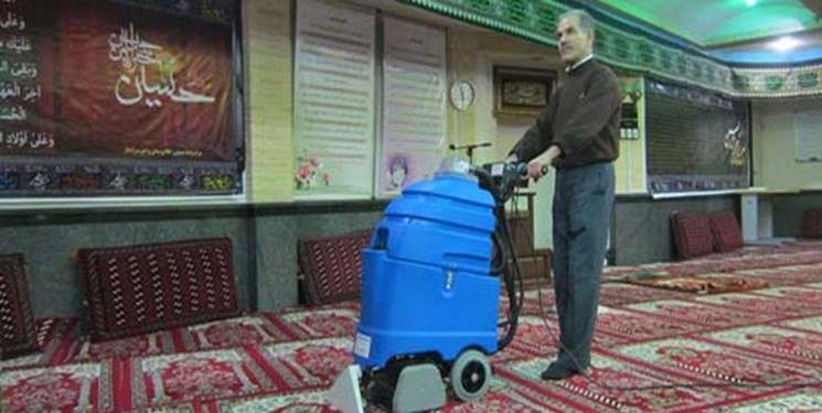 شستشوی فرش های بیش از یکصد مسجد شهر کرمانشاه پیش از آغاز سال نو
