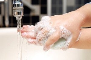 برای پیشگیری از "کرونا" دست ها را اینطور بشویید