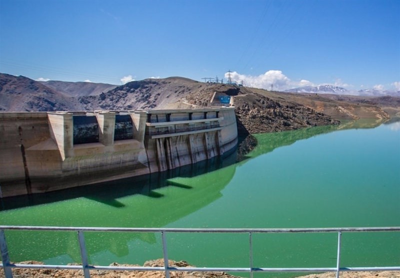 افزایش خروجی سد زاینده‌رود برای تأمین آب کشاورزی؛ رودخانه تا خردادماه جاری است