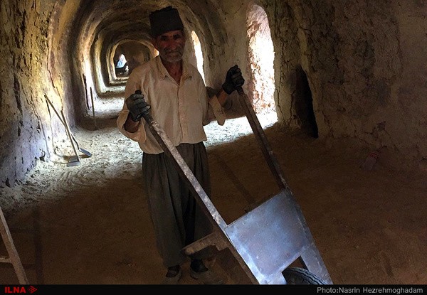 محیط کار و زندگی کارگران کوره‌پزخانه‌های اصفهان ضدعفونی نشده/ ۱۵ نفر زیر یک سقف ۵۰ متری!