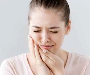 تاثیر مشکلات دهان و دندان بر باروری زنان