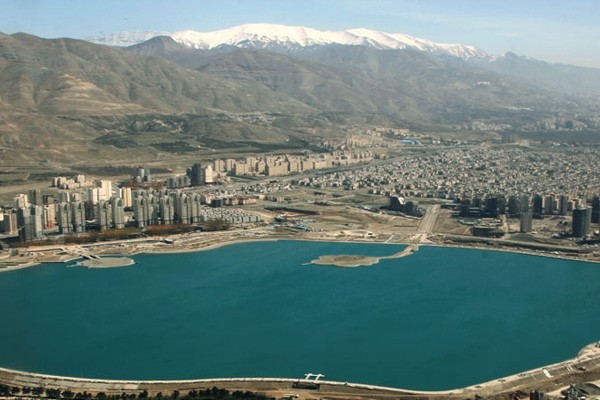 ضلع غربی دریاچه چیتگر منشأ بوی نامطبوع پایتخت