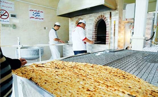 برخورد با نانوایی‌های متخلف و کم‌فروش در تبریز/ استفاده از کنجد سیاه در نان ممنوع