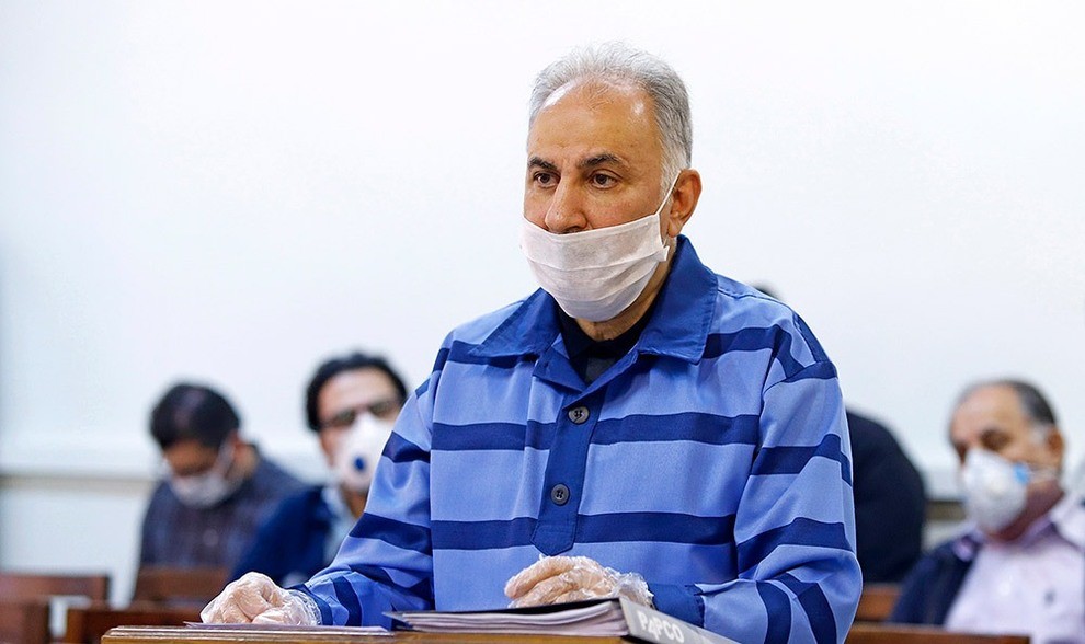 (تصاویر) حضور محمدعلی نجفی در دادگاه کیفری