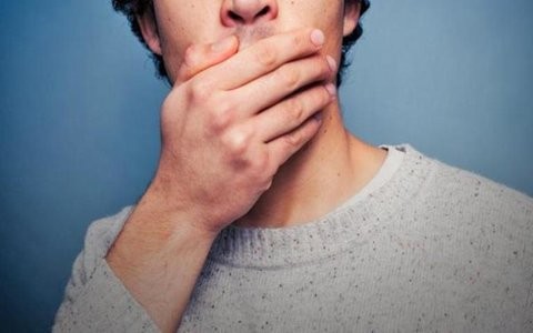 علت بوی بد دهان روزه داران چیست؟