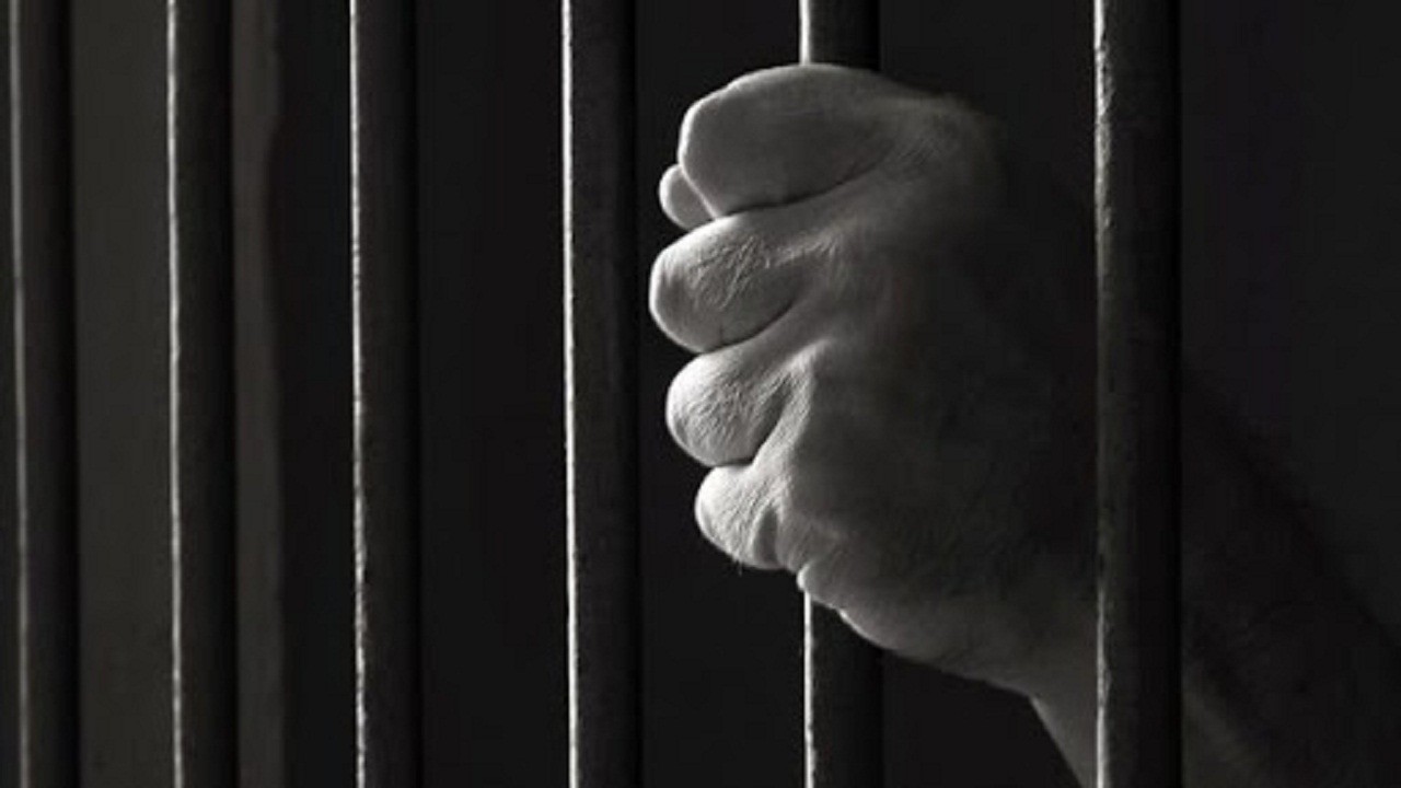 اجرای حکم زندان عضو شورای شهر مشهد/ امیرشهلا روانه زندان شد