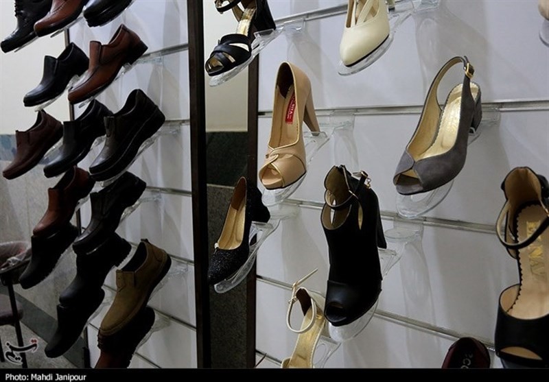 قیمت کفش‌های تابستانی در بازار همدان ۳۰ درصد گران شد