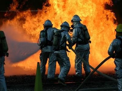 نقش شركت بهره برداری نفت و گاز گچساران در مهار آتش سوزی های خارج از شركت