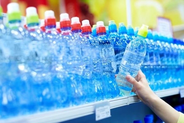 کرونا تقاضای آب بسته‌بندی را ۵۰ درصد کاهش داد/ آیا قیمت‌ها افزایش خواهد یافت؟