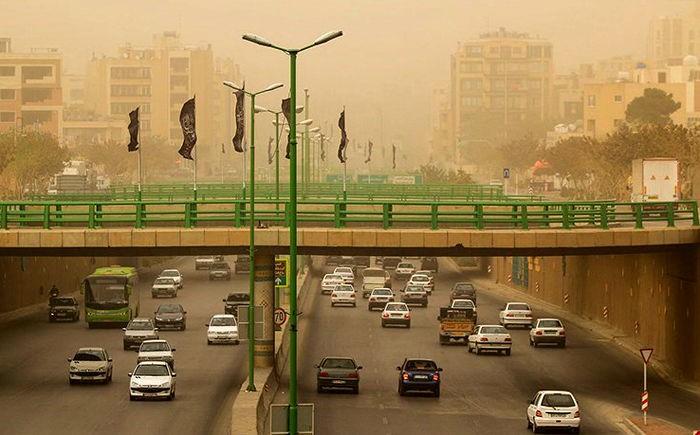 گرد و غبار و باران تابستانی اصفهان را فرامی گیرد