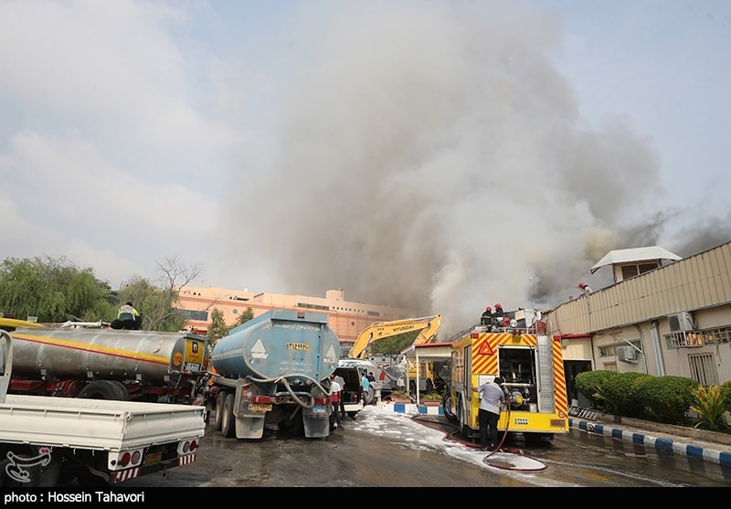 جزئیات آتش‌سوزی در بازار پردیس کیش /بخشی از بازار ‌کاملا تخریب شد / یک نفر جانش را از دست داد