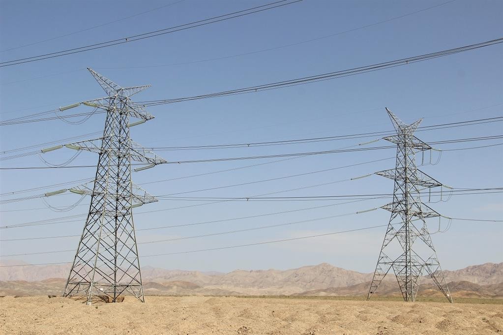 کاهش تلفات شبکه انتقال و فوق توزیع برق استان سمنان
