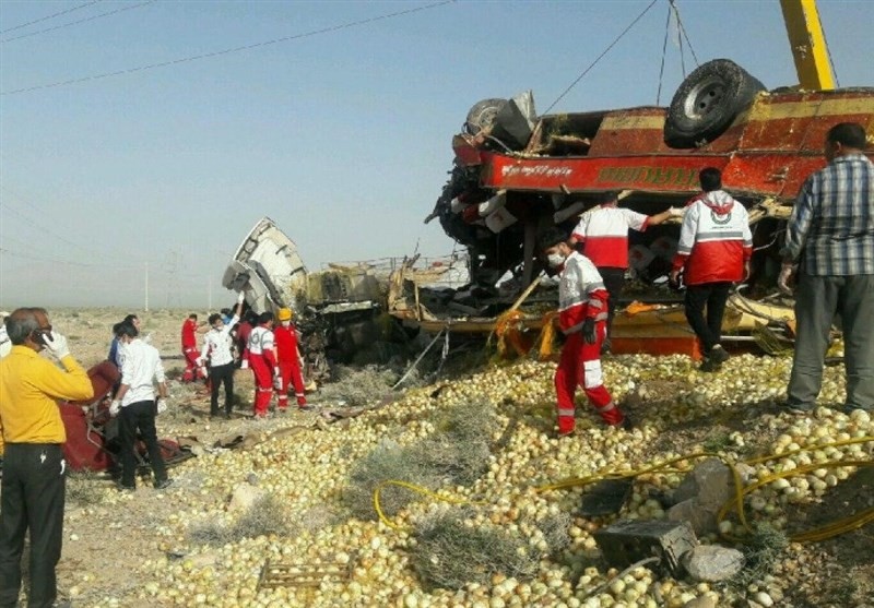 تصادف اتوبوس در جاده اهواز-آبادان ۱۹ کشته و زخمی برجای گذاشت