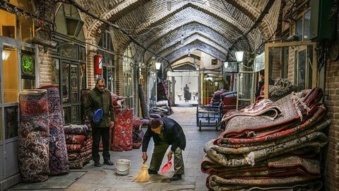 بازار مرکزی فرش اصفهان نیمه تعطیل است