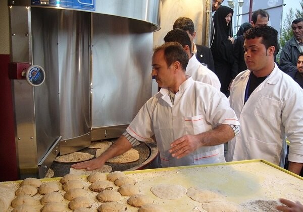 ۸۰ درصد نانوایی ها در زنجان پروتکل های بهداشتی را رعایت نمی کنند