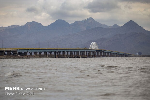 حق آبه دریاچه ارومیه رهاسازی می شود/اتمام تونل انتقال آب امسال