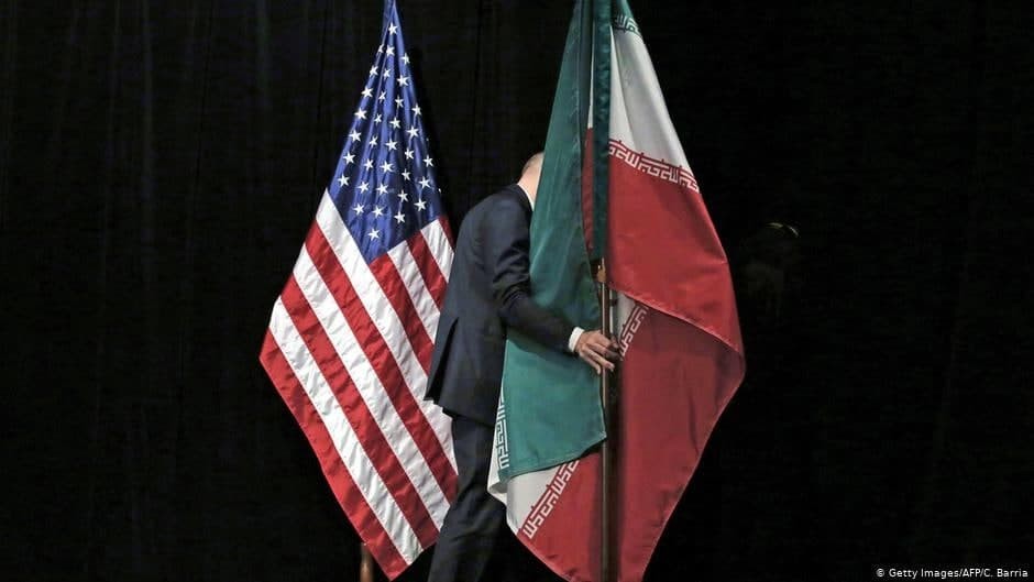 بهروز بهشتی فعال سیاسی رسانه ای در یادداشتی به مناقشات پیش آمده در داخل کشور پس از طرح دوباره موضوع مذاکره پس از مشخص شدن نتایج انتخابات اخیر ایالات متحده آمریکا پرداخت.