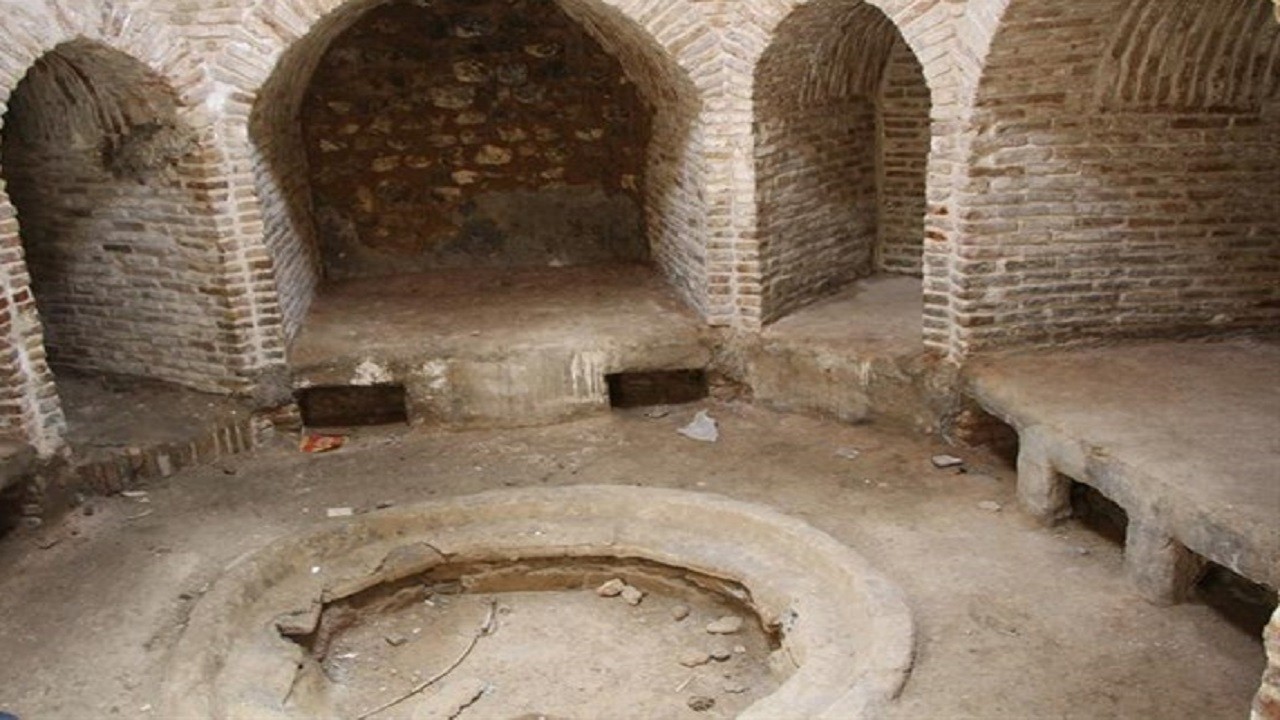 حمام تاریخی شازند در معرض نابودی + فیلم