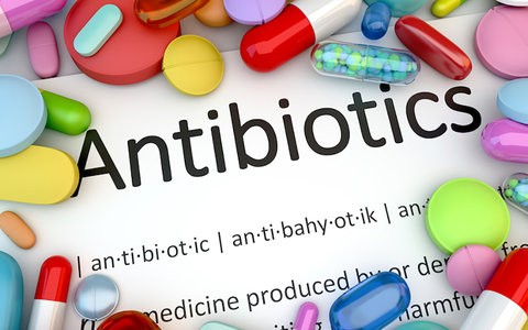 مصرف خودسرانه آنتی‌بیوتیک در کودکان چه عوارضی دارد؟