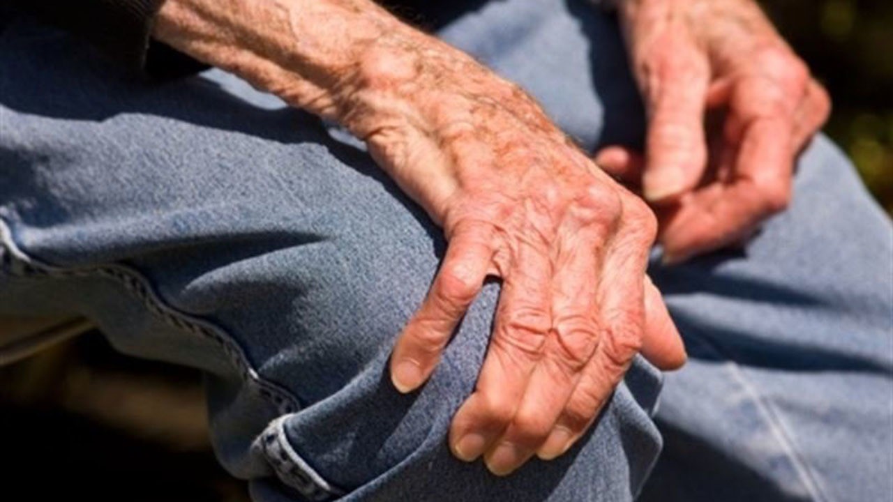 سالمندان برای حفظ تراکم استخوان چه کنند؟