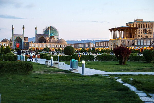 چراغ مراکز فرهنگی‌ و گردشگری اصفهان در ایام نوروز روشن است