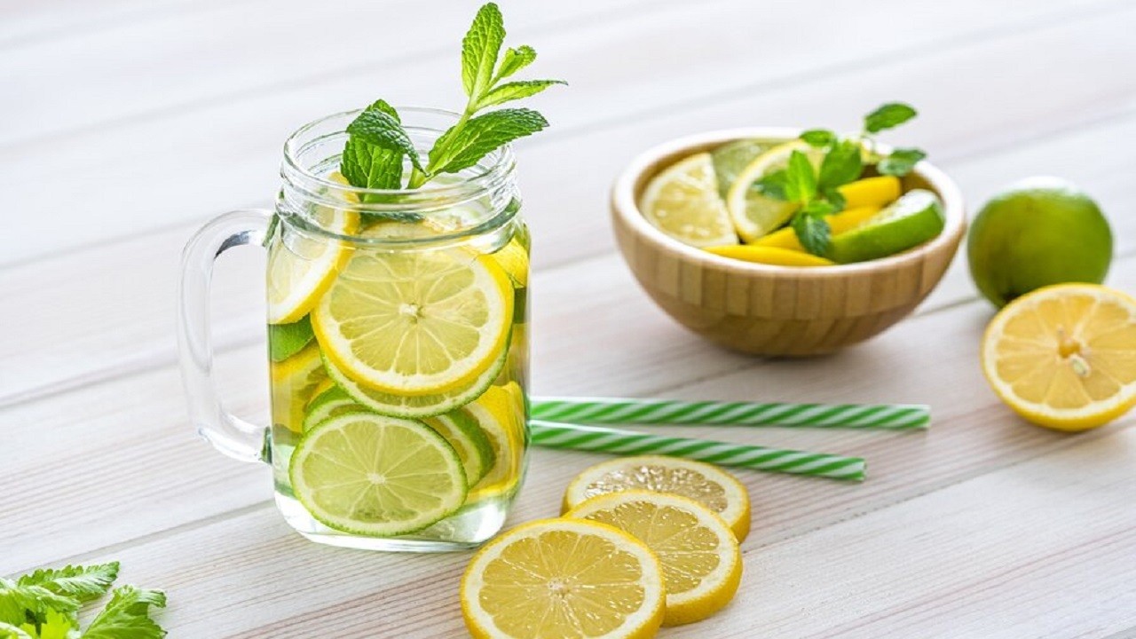 ۱۰ نوشیدنی خوشمزه برای رفع تشنگی و کمبود آب بدن