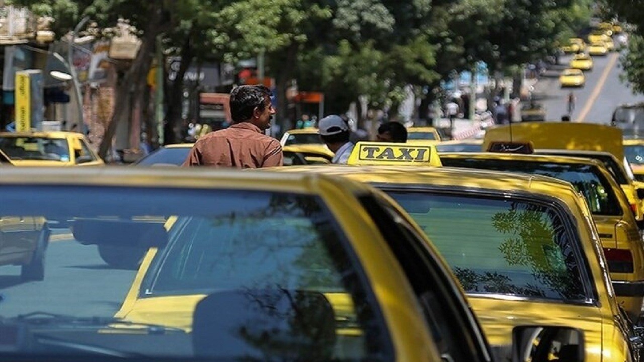 الکترونیکی شدن پرداخت کرایه تاکسی در کرج /حل مشکل کمبود پول خرد تاکسی‌ها