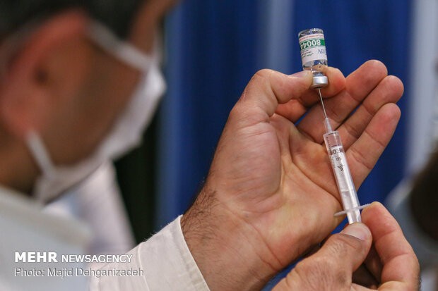 واکسیناسیون کارکنان داروخانه های خصوصی آغاز شد
