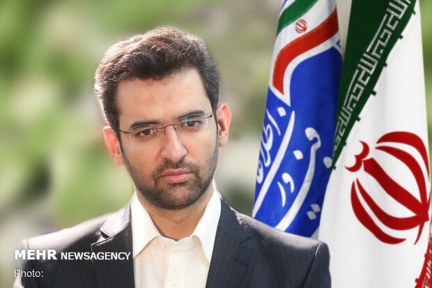آذری جهرمی : رفع فیلتر توئیتر در دستور کار دبیرخانه شورای عالی امنیت نیست