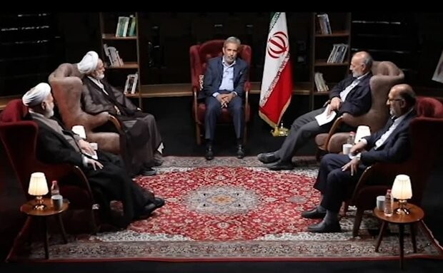 روایتی از دعوای «لاریجانی» و «احمدی‌نژاد» در یکشنبه سیاه مجلس