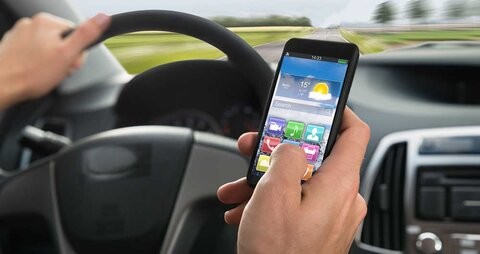 استفاده از تلفن همراه در بیش از ۴۰ درصد تصادفات دخیل است