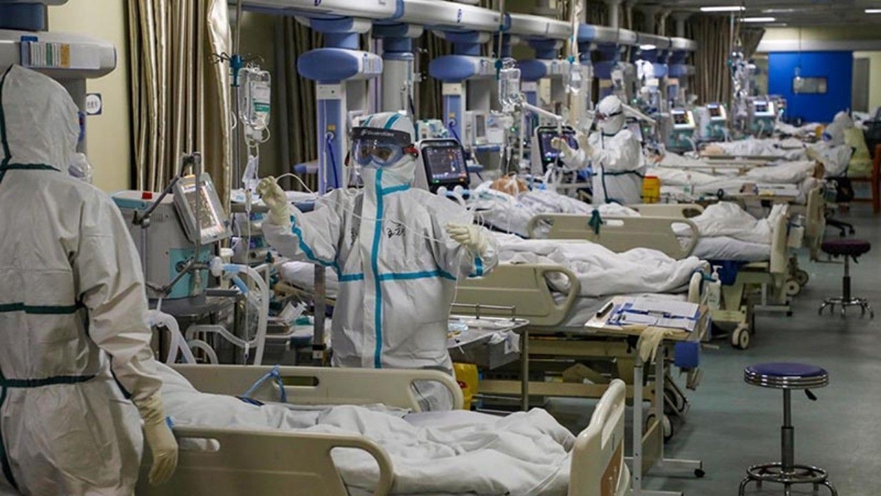 بستری روزانه ۳۰۰ بیمار کرونایی در مراکز درمانی مشهد